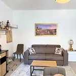 Helena Apartments - Secondo Canto